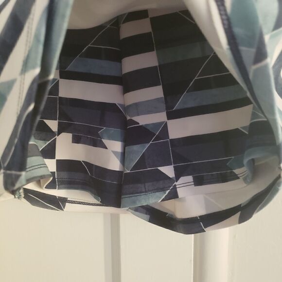 Abercrombie & Fitch Patterened Skort Shorts - Picture 7 of 7